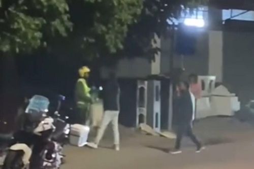 Say xỉn 'thông chốt' bất thành còn tấn công Cảnh sát
