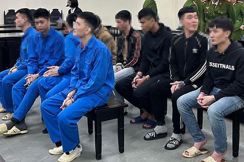 Thuê phòng khách sạn rồi mở 'tiệc ma túy'