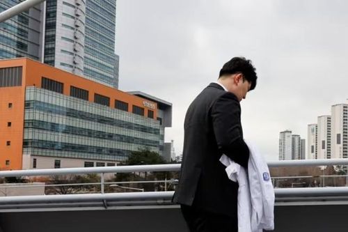 Bác sĩ Hàn Quốc đình công: 'Tại sao chúng tôi bị đối xử như những kẻ phản diện?'
