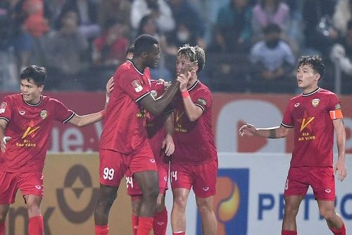 Quang Hải lập công, CLB Công an Hà Nội thoát thua; Không vào top 4, MU vẫn có thể dự Champions League