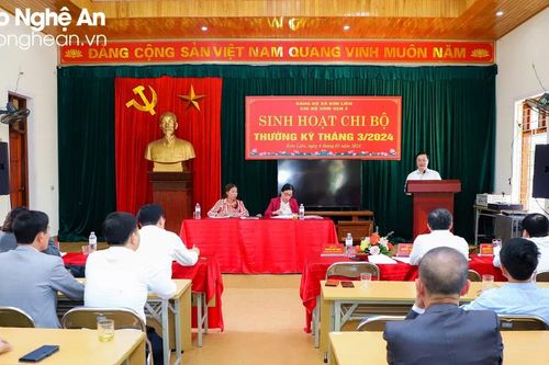 Chủ tịch UBND tỉnh Nguyễn Đức Trung dự sinh hoạt Chi bộ xóm Sen 2, xã Kim Liên (Nam Đàn)