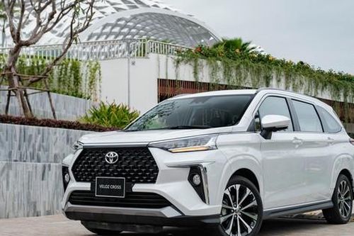 Giá xe Toyota Veloz Cross mới nhất tháng 3/2024