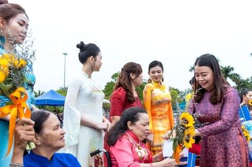 Phụ nữ Quảng Nam hưởng ứng 'Tuần lễ Áo dài' và nhiều hoạt động ý nghĩa mừng Ngày 8/3