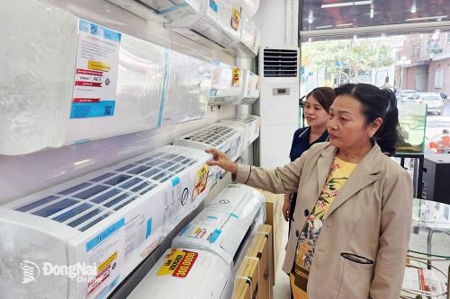 Sôi động thị trường sản phẩm mùa nắng nóng