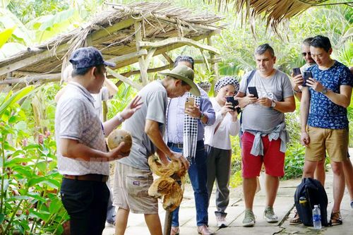 Khai thác du lịch có trách nhiệm trên nền tảng văn hóa