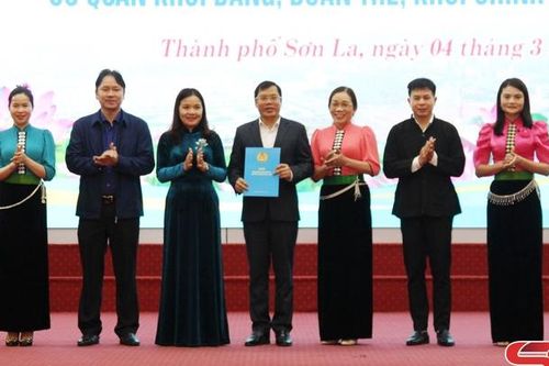 Ra mắt Câu lạc bộ Văn hóa - văn nghệ, thể dục - thể thao