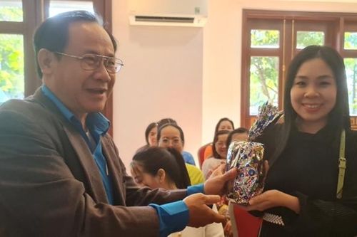 Trang bị kiến thức chăm sóc sức khỏe cho nữ cán bộ công đoàn