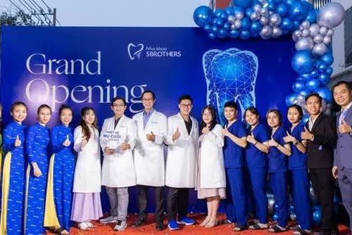 Nha khoa Quốc tế 5BROTHERS chính thức khai trương giảm mạnh 50%-70% các dịch vụ
