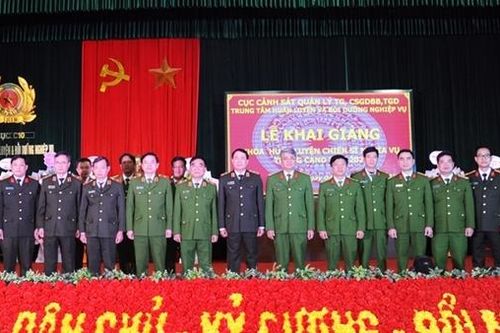 'Rèn cán, luyện quân', lấy kỷ luật, kỷ cương làm nền tảng để huấn luyện chiến sĩ