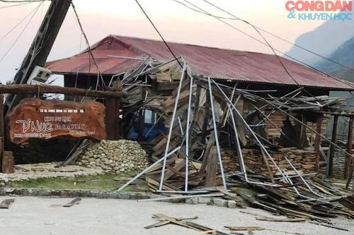 Lốc xoáy giao mùa quật đổ cột điện, hư hại nhiều tài sản của người dân Sa Pa (Lào Cai)