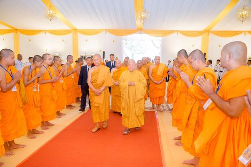 HT.Bảo Nghiêm thuyết giảng cho hàng nghìn phật tử tại chùa Khai Nguyên