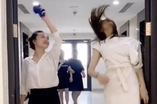 Màn 'troll' của sếp khiến nhân viên mắc bẫy