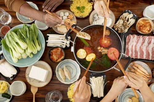 Người đàn ông 62 tuổi ho dai dẳng sau ăn lẩu, bác sĩ lập tức yêu cầu phẫu thuật