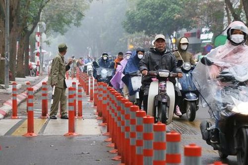 Trường học đầu tiên được Hà Nội thí điểm cấm ô tô qua cổng trường