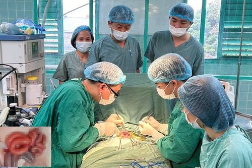 Cứu sống bệnh nhi non tháng có nhiều khiếm khuyết cơ thể