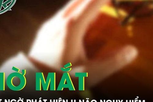 Đau đầu, mờ mắt tưởng cận thị, bé gái phát hiện mắc u não vị trí nguy hiểm