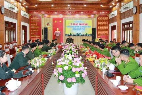 Triệt xóa 2 nhóm tội phạm sử dụng công nghệ cao lừa hàng nghìn người