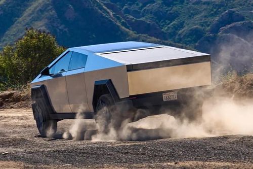 Đại lý Porsche thu tiền khủng nhờ mua đi bán lại Tesla Cybertruck