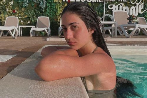 Người mẫu 20 tuổi làm trọng tài ở Italy