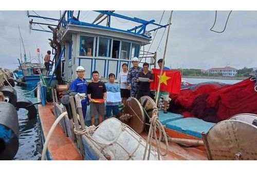 Điểm tựa vững chắc giữa trùng khơi
