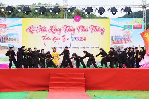 Phục dựng, tạo bản sắc cho lễ hội ở Bắc Kạn