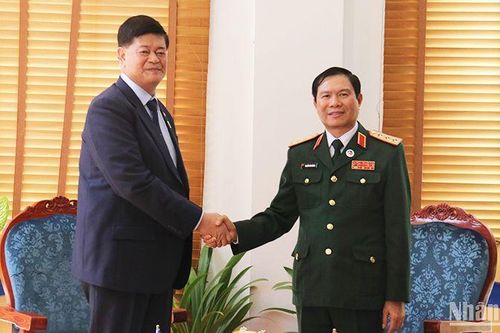 Thượng tướng Nguyễn Tân Cương gặp song phương Thứ trưởng Quốc phòng các nước Philippines và Indonesia