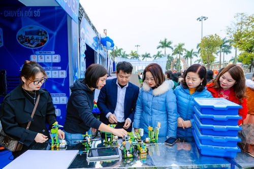 Đẩy mạnh chuyển đổi số và giáo dục STEM ngành GD&ĐT huyện Đông Anh