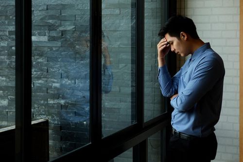 Dấu hiệu người đàn ông bị tổn thương vì bạn