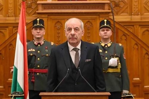 Điện mừng Tổng thống Hungary