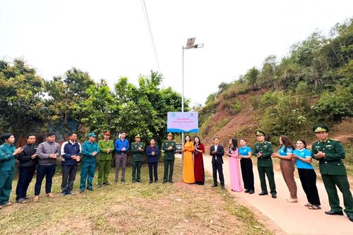 Những tấm lòng hướng về biên giới