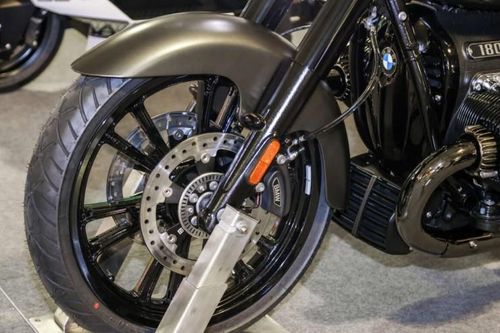 Ra mắt BMW Motorrad R18 giá hơn 831 triệu đồng