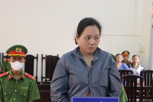Lĩnh 36 tháng tù vì dùng xăng đốt chồng