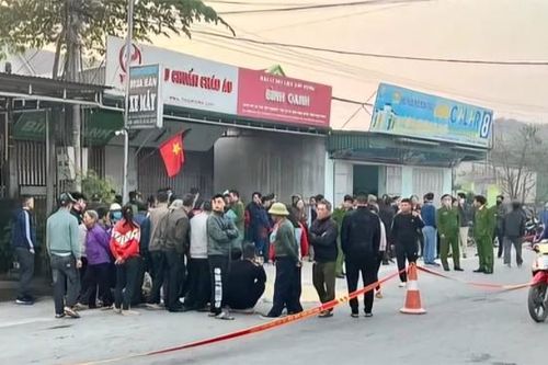 Đi bộ tập thể dục, hai người đàn ông bị xe tải tông tử vong