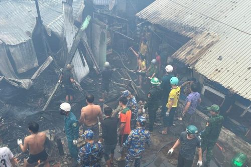 Lực lượng Biên phòng Kiên Giang tích cực tham gia chữa cháy giúp dân