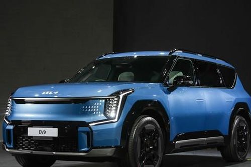Cận cảnh xe điện Kia EV9 vừa cập bến thị trường Đông Nam Á