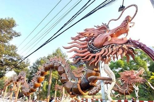 Cặp rồng lu gốm ở Bình Dương được xác lập kỷ lục Việt Nam