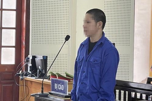 Đâm bạn tử vong vì bị đè vào cổ