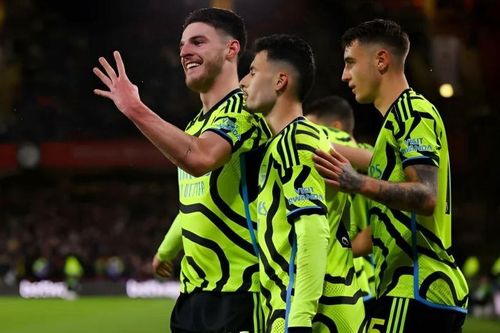 Arsenal lập kỷ lục trong trận cầu 'mưa' bàn thắng