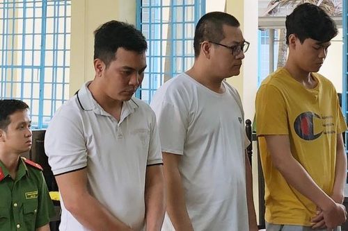 3 cựu cán bộ, chiến sĩ trại tạm giam ở Cần Thơ bị phạt tù