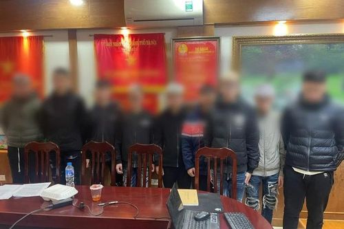 Hà Nội: Điều tra vụ việc 18 thanh niên ẩu đả, gây mất an ninh tại ngã tư Lò Đúc