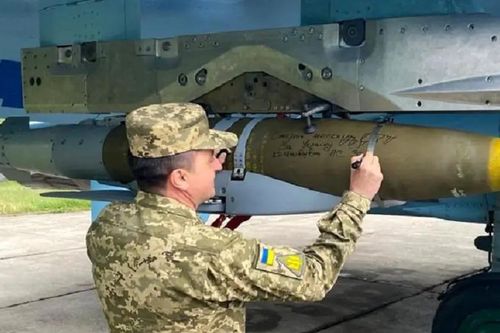 Ukraine tuyên bố sử dụng bom JDAM-ER tấn công căn cứ quân sự quân đội Nga