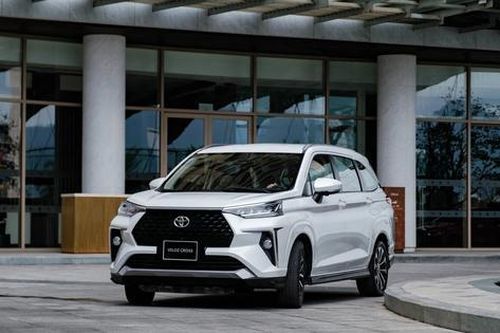 Giá lăn bánh Toyota Veloz Cross mới nhất tháng 3/2024