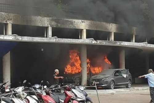 TP. HCM: Cháy bãi xe ở quận 10