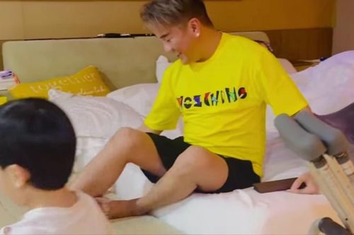Đàm Vĩnh Hưng tan chảy vì một hành động của quý tử Polo