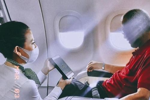 Nữ tiếp viên hàng không và bức ảnh đáng giá chụp cùng cha đã chờ đợi suốt 9 năm qua