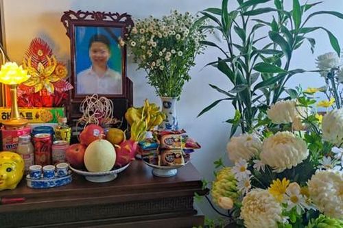 Bé trai đuối nước tại bể bơi IEC Residences: Mòn mỏi bước chân tìm công lý cho con