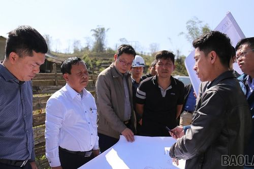 Phó Chủ tịch UBND tỉnh Nguyễn Trọng Hài đốc thúc nhà thầu đẩy nhanh tiến độ đường Bản Xèo - Dền Sáng - Y Tý