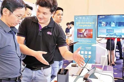 Tăng tốc chuyển đổi số