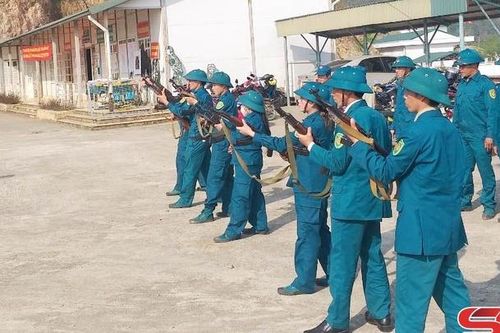 Xây dựng lực lượng dân quân, tự vệ vững mạnh, rộng khắp