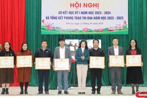 Quỹ học bổng Tô Hiệu - Thúc đẩy phong trào khuyến học, khuyến tài